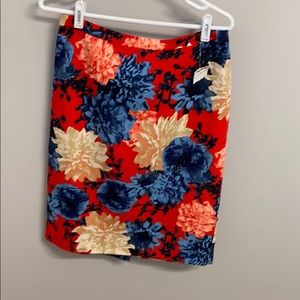 4/$20 🌺 Floral pencil skirt